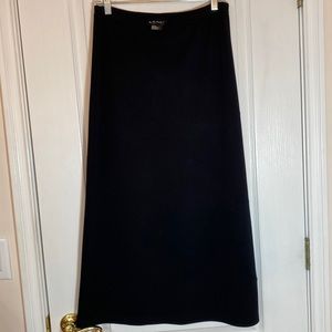 REQUIREMENTS BLACK KNIT MAXI SKIRT SIZE MEDIUM